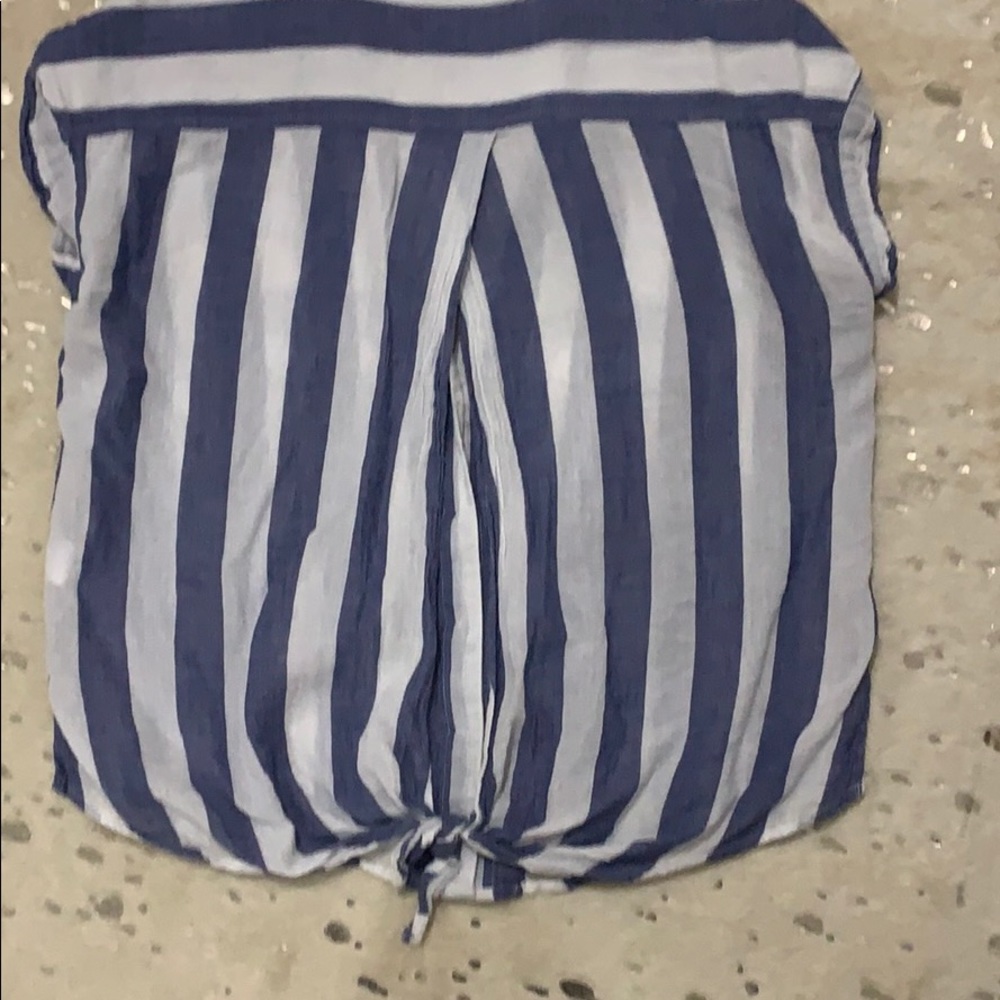 Breezy Button Down Crop Top With Open Back - image 2